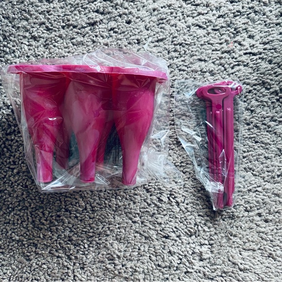 Betches x FabFitFun Purple Pink 6 Betchsicles Champagne Ice Pop Molds NWT - Picture 7 of 9